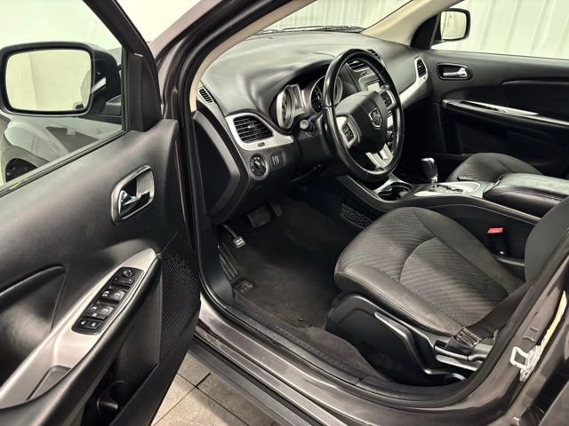 Used 2018 Gray Dodge SE image 12