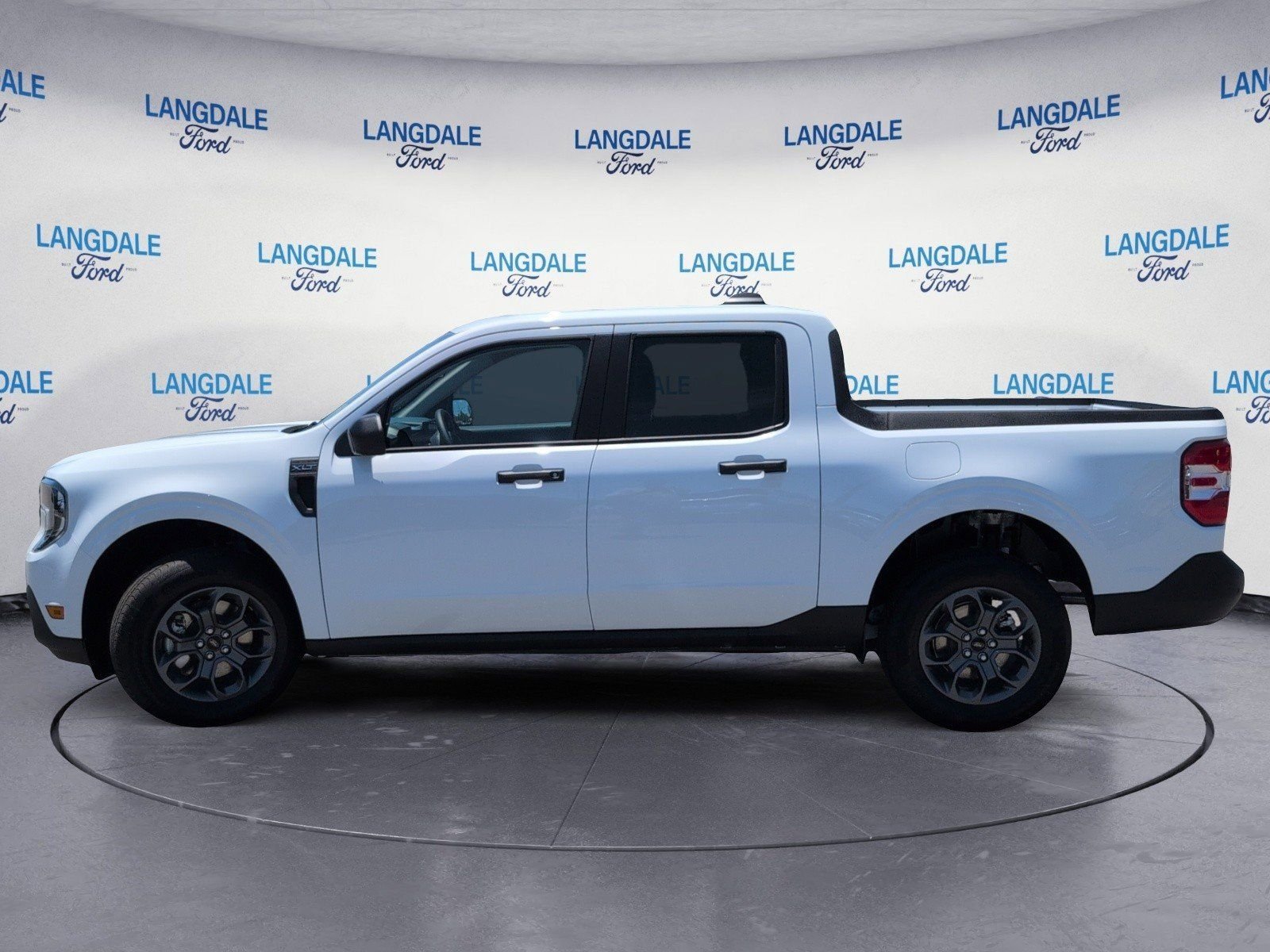 New 2026 Oxford White Ford XLT image 10