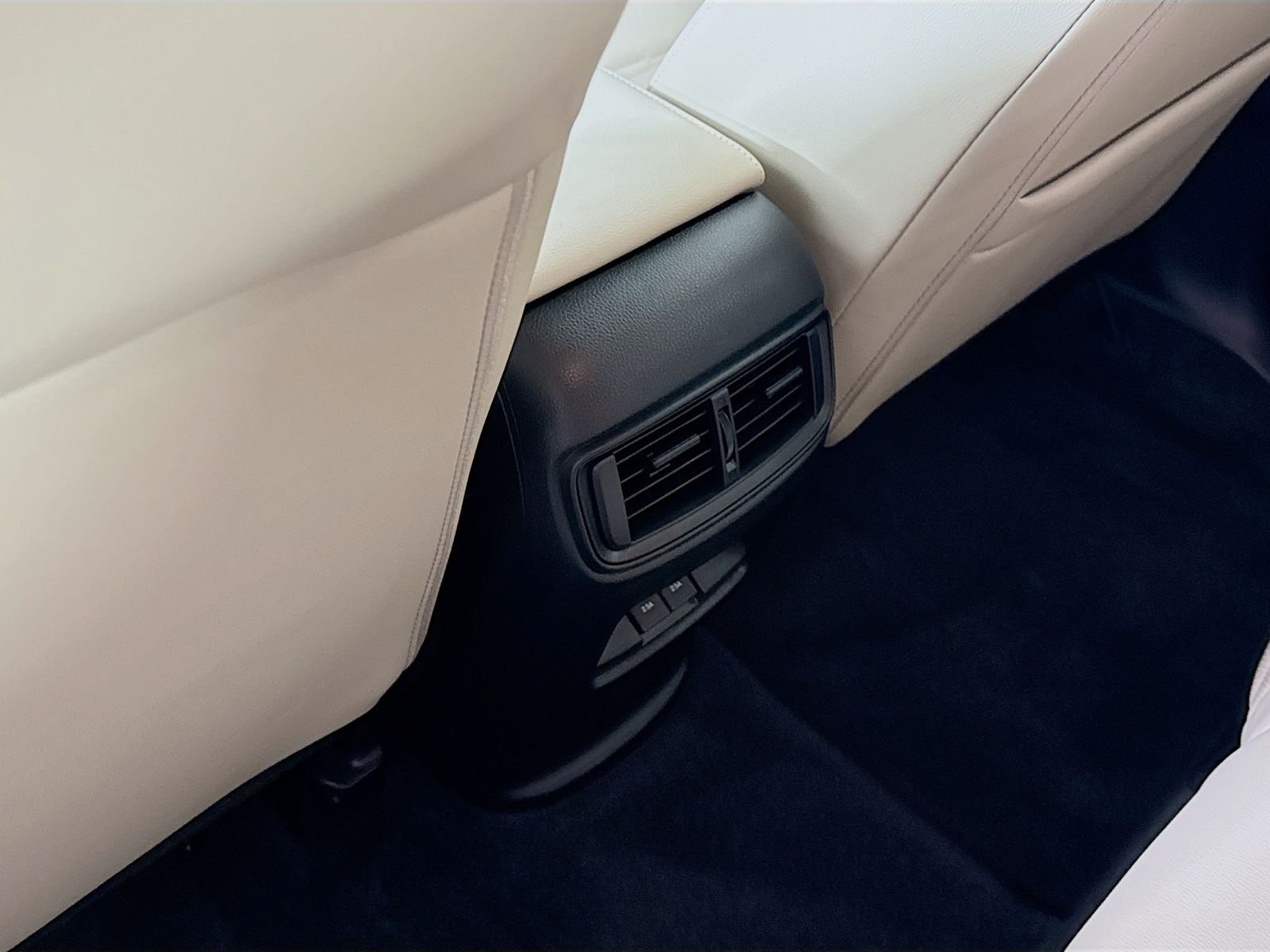 Used 2020 White Honda EX-L image 23