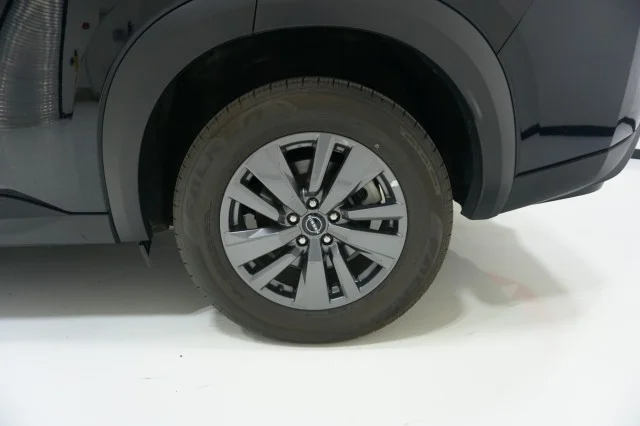 Used 2024 BLACK Nissan SV image 13