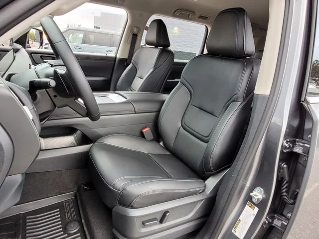 2026 Nissan Armada SV - Photo 9