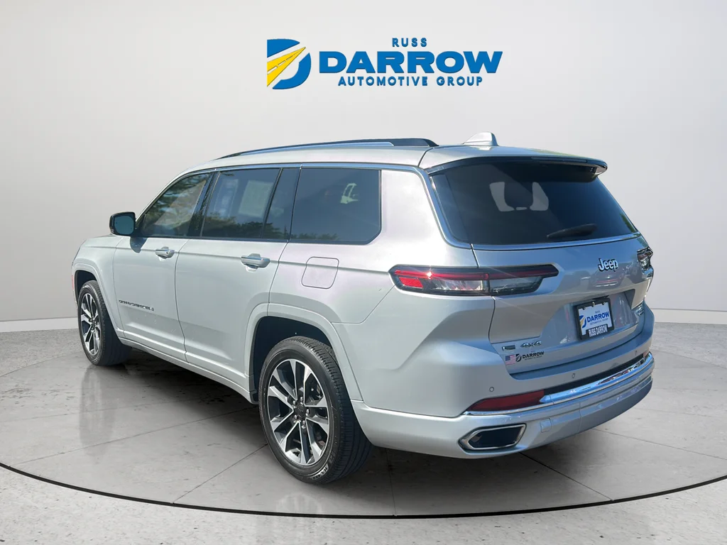 Used 2023 Silver Jeep Overland image 3
