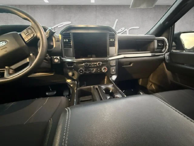 Used 2025 White Chevrolet LT image 4