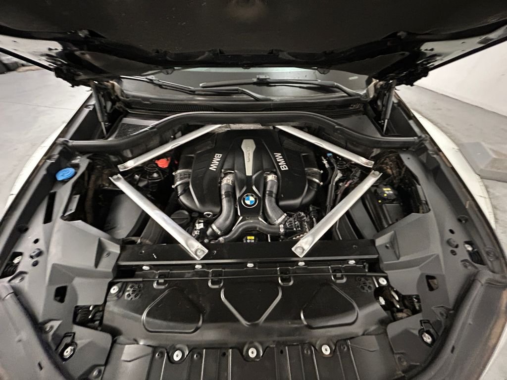 Used 2019 Black BMW xDrive50i image 21