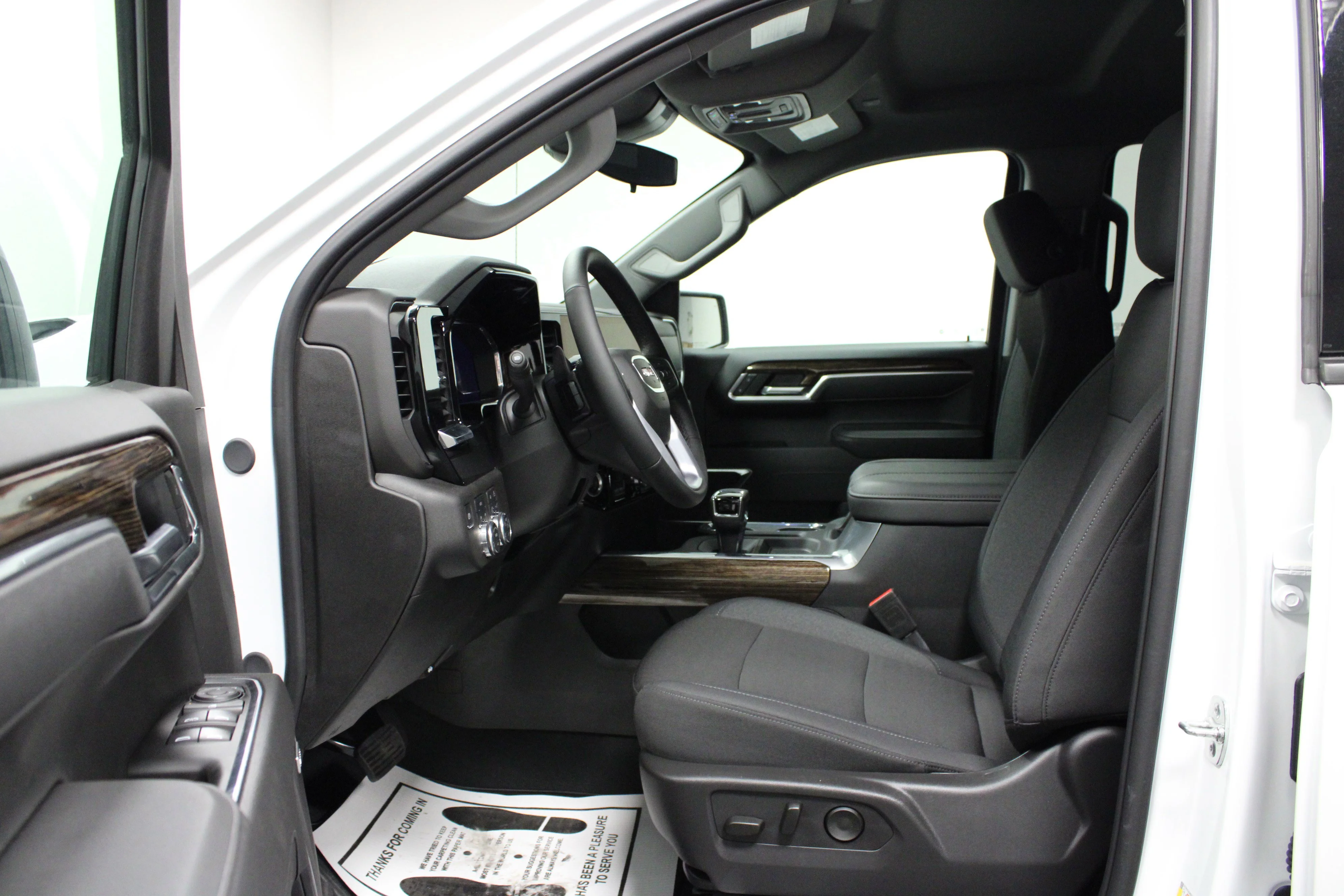 New 2025 Summit White GMC Elevation image 12