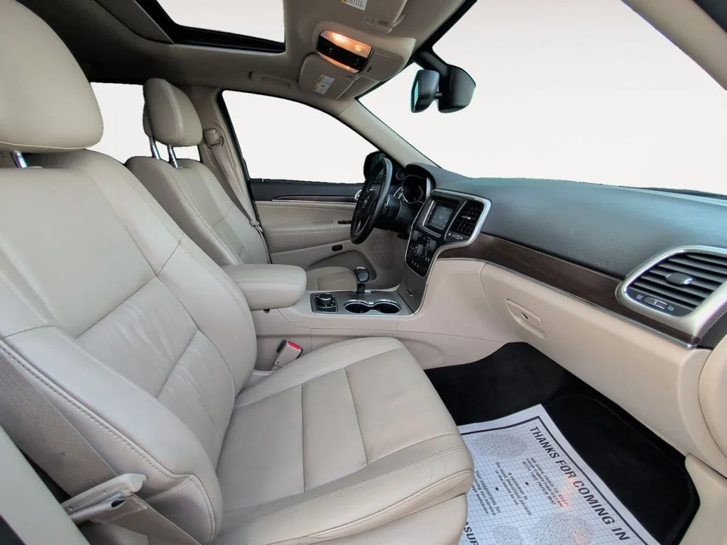 Used 2014 Silver Jeep Limited image 15