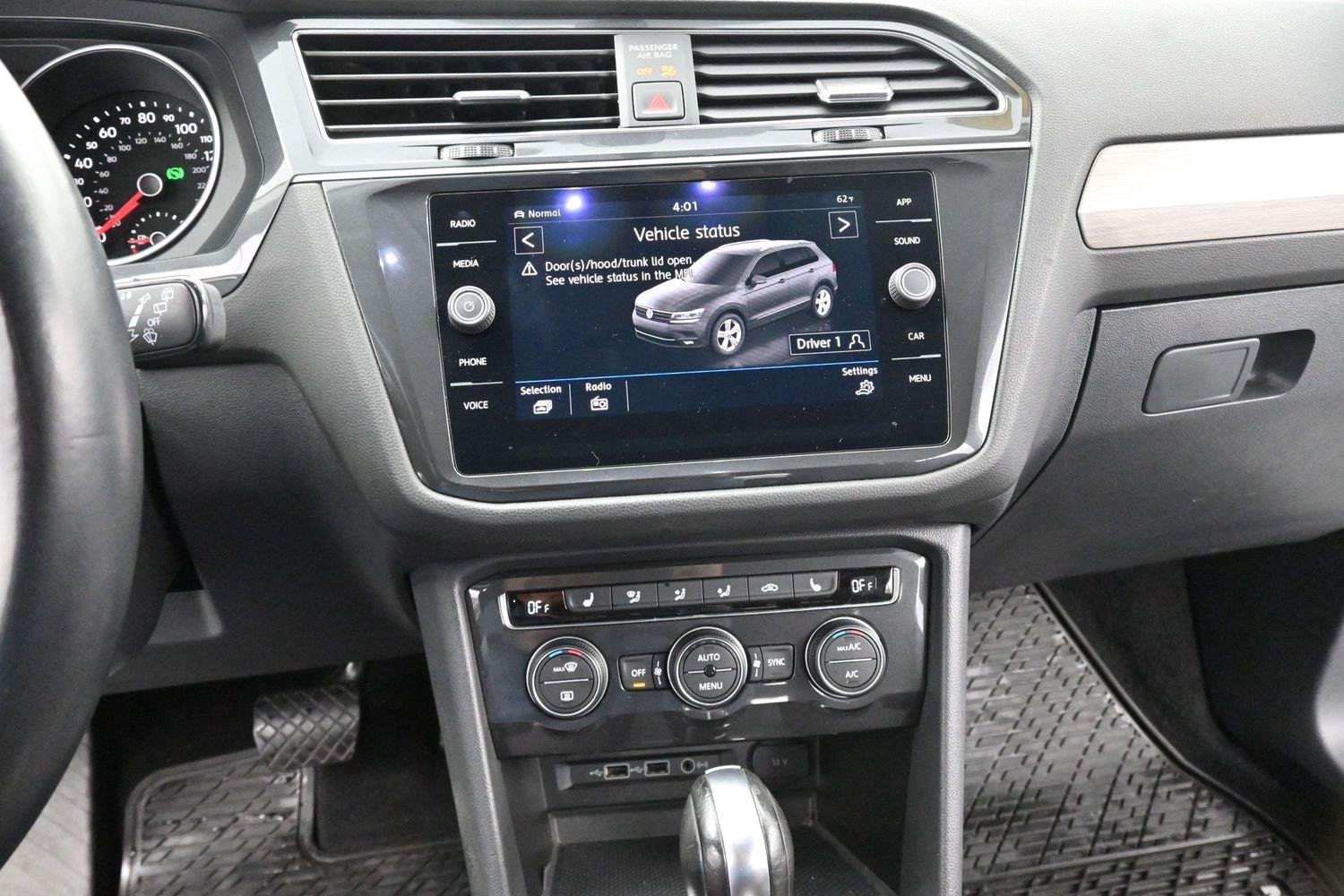 Used 2019 Pure White Volkswagen SEL image 21