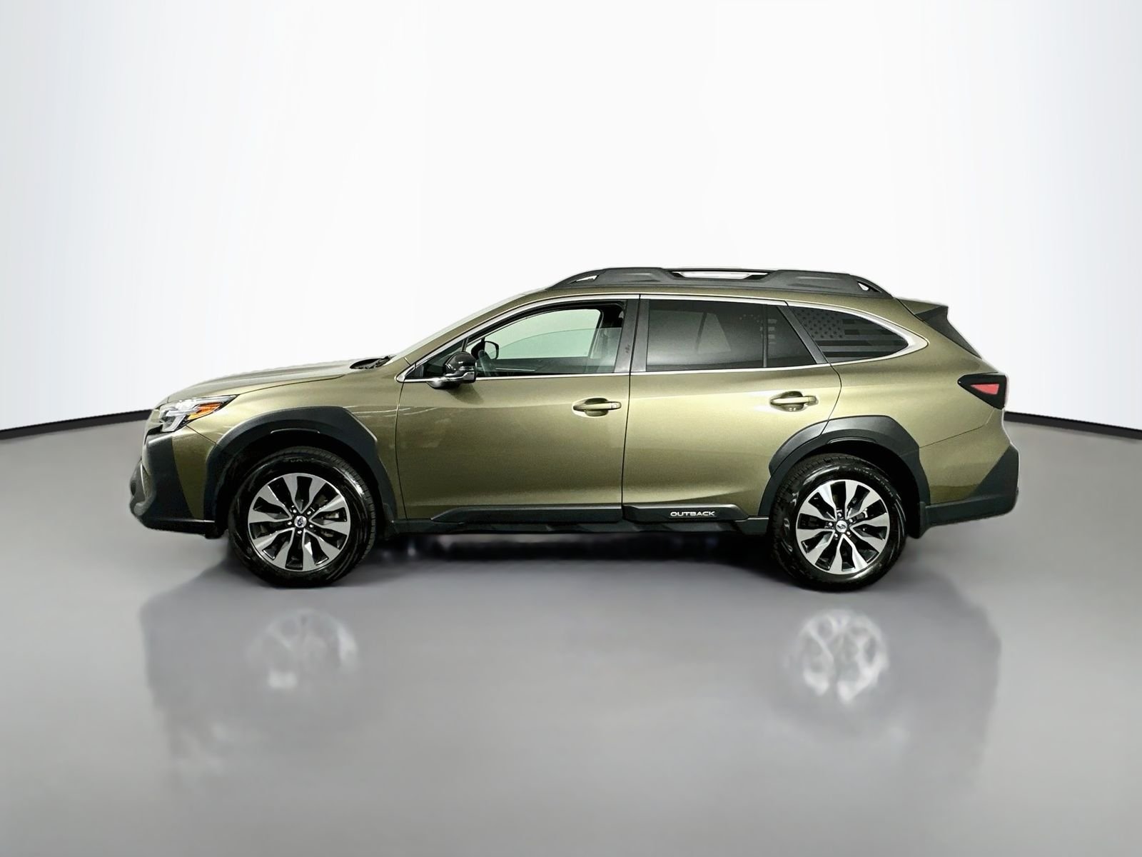 Used 2025 Autumn Green Metallic Subaru Limited image 4
