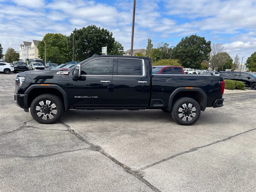 Used 2024 Black GMC Denali image 4