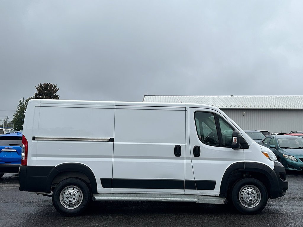Used 2025 White Ram Base image 10