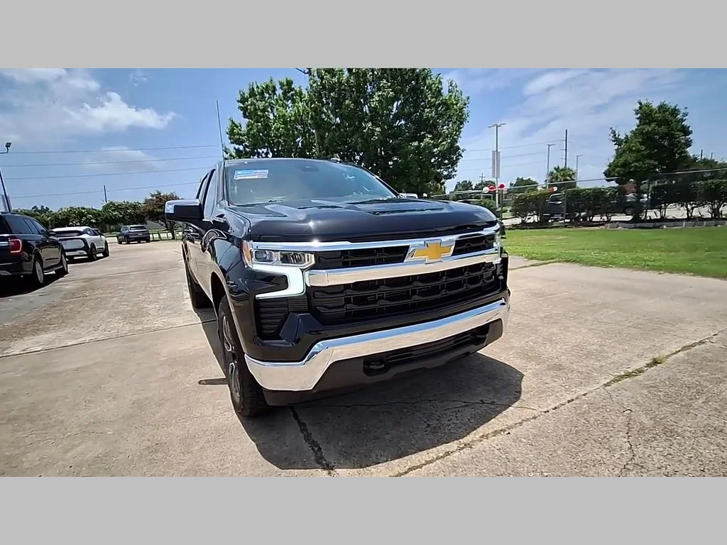 Used 2023 Black Chevrolet LT image 32
