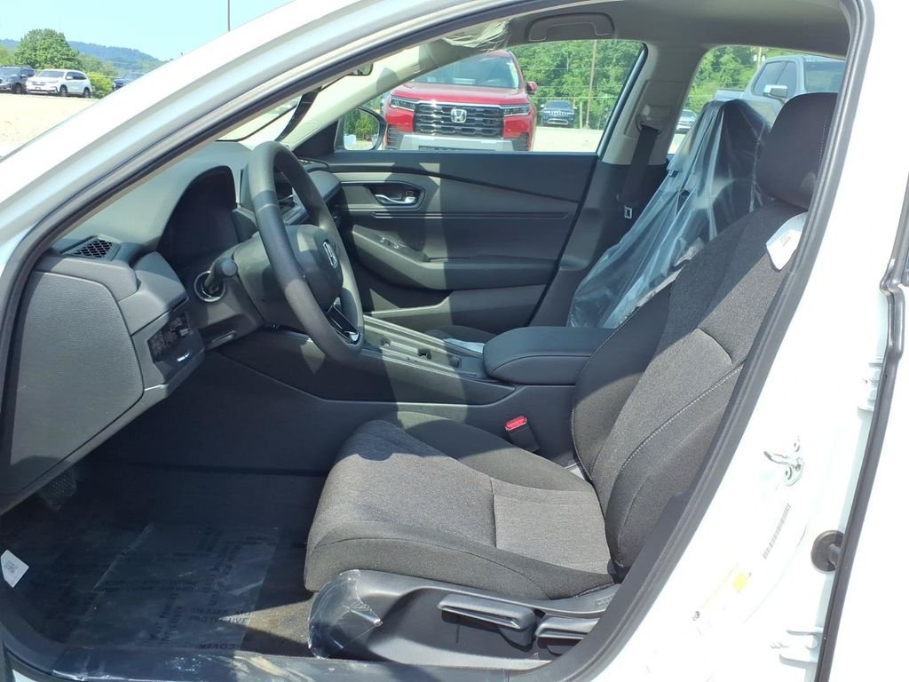 Used 2026 White Honda LX image 5