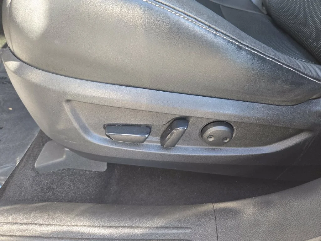 Used 2019 Lunar INFINITI ESSENTIAL image 17