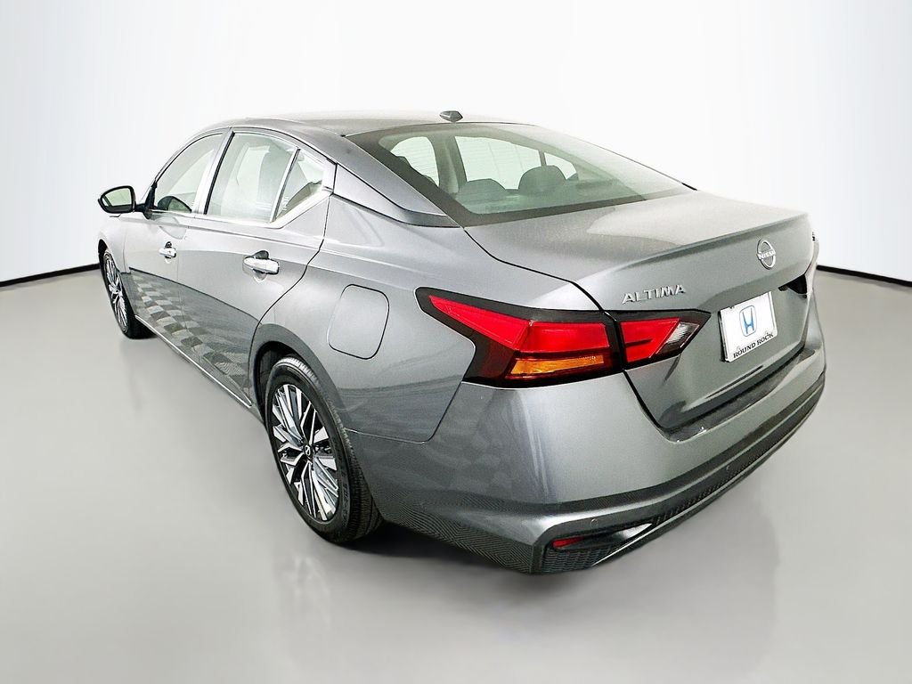 Used 2024 Gun Metallic Nissan 2.5 SV image 7