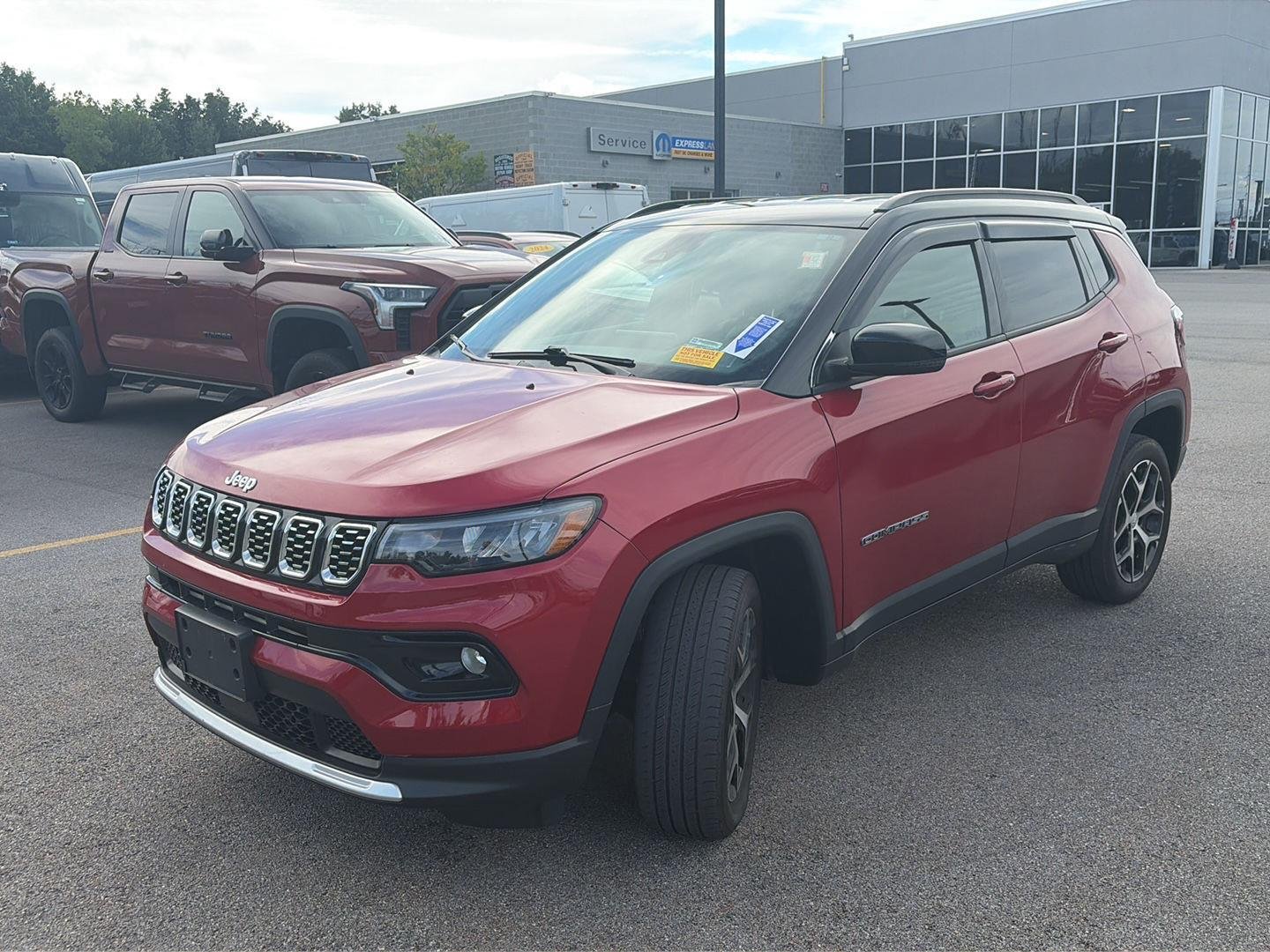 Used 2024 Red Hot Pearlcoat Jeep Limited image 4