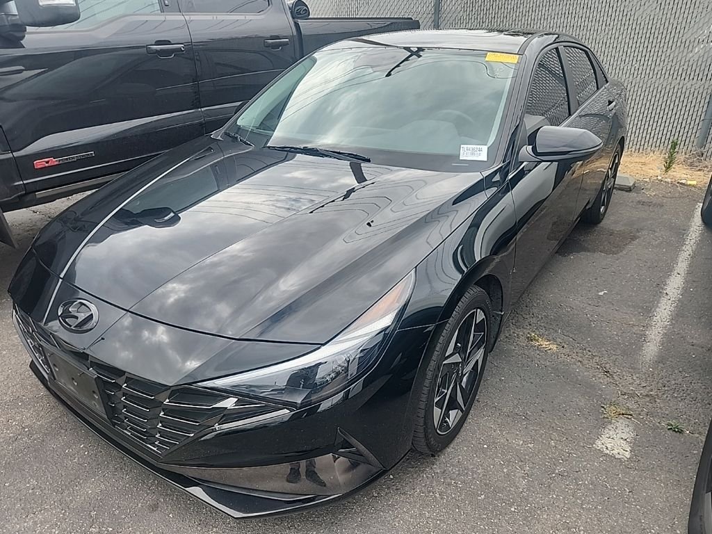 Used 2023 Black Hyundai Limited image 4