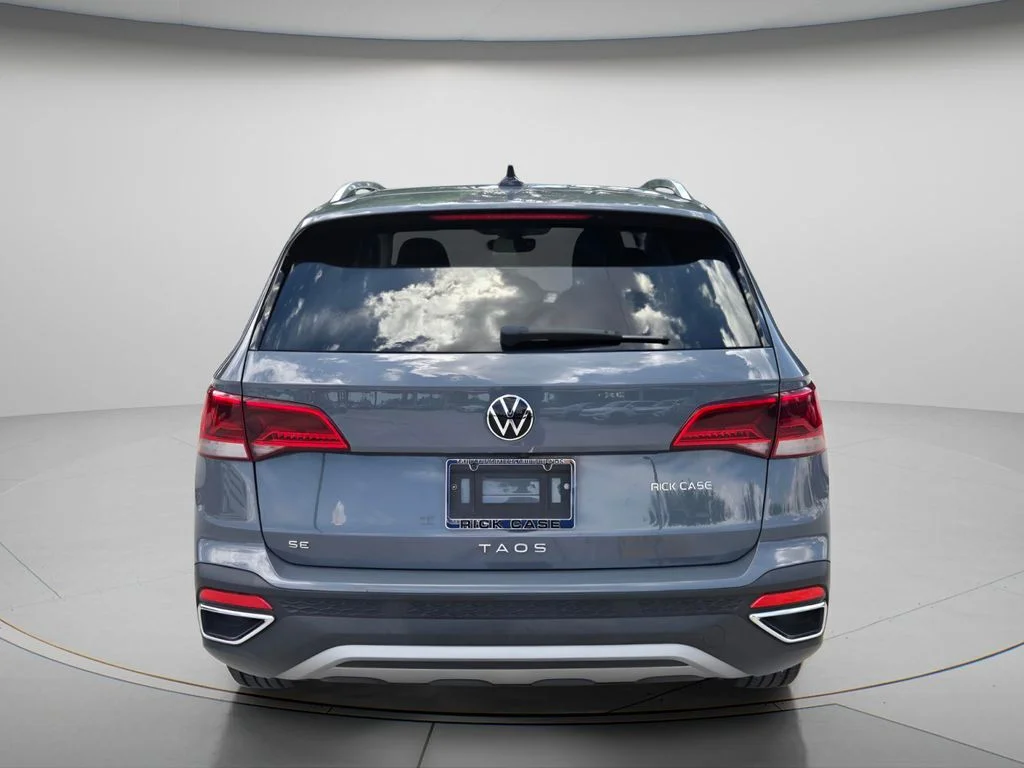Certified Used 2023 Gray Volkswagen 1.5T SE image 6