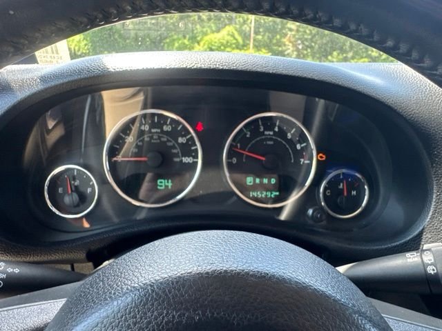 Used 2014 Gray Jeep Unlimited Sport image 26