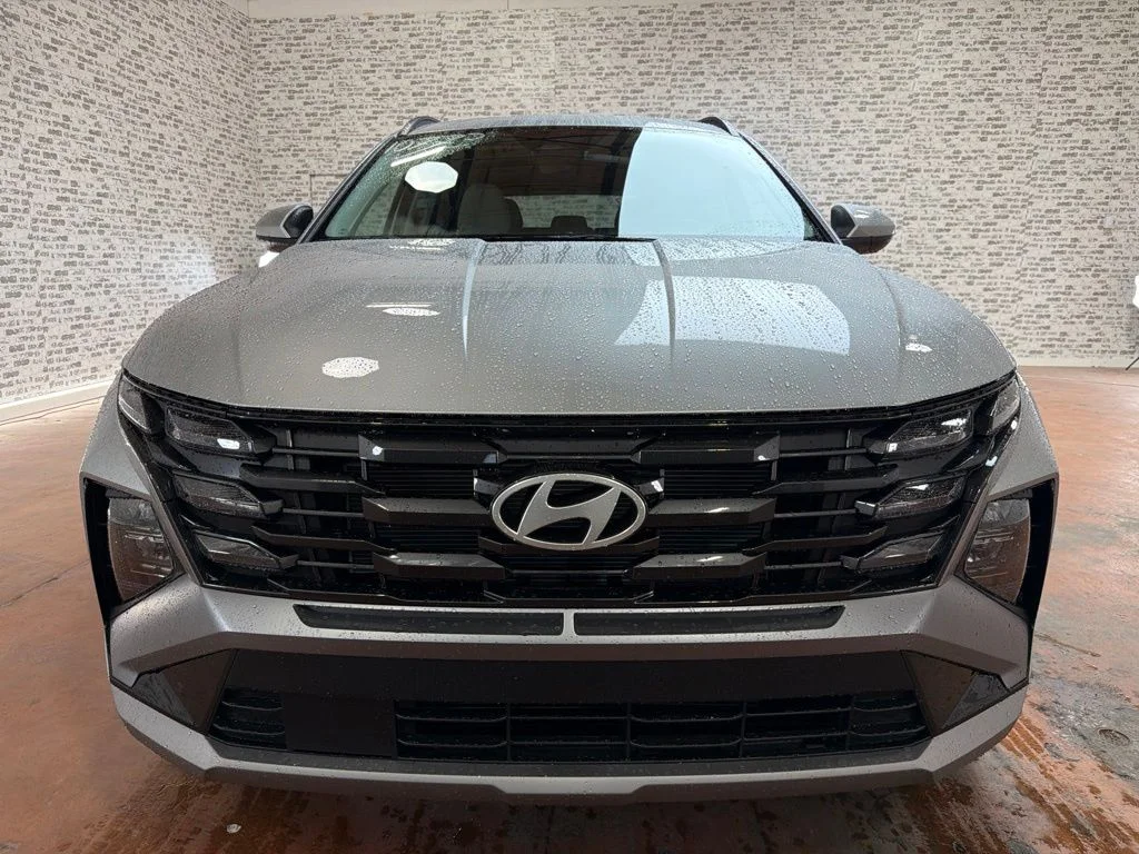 New 2026 Shimmering Silver Hyundai SEL image 2