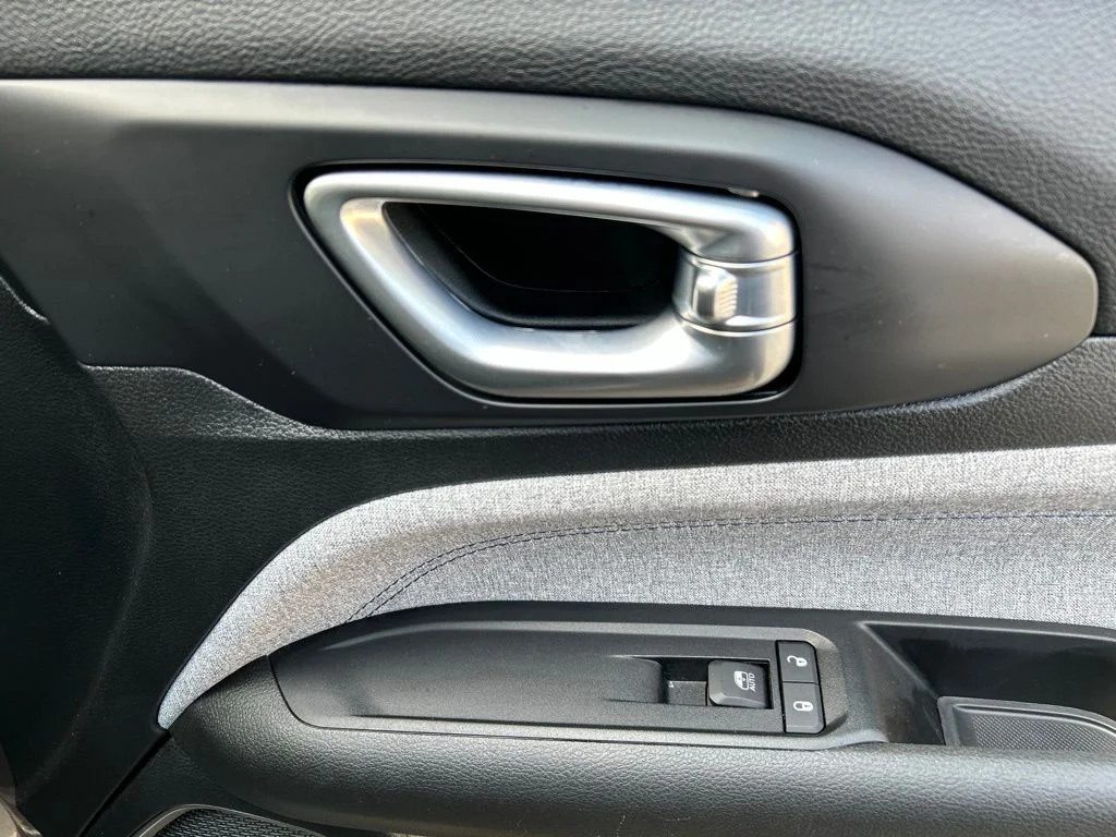 Used 2022 Gray Jeep Latitude image 26