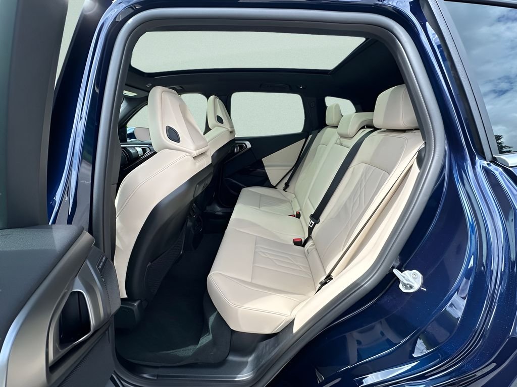 New 2026 Tanzanite Blue II Metallic BMW 30 xDrive image 12