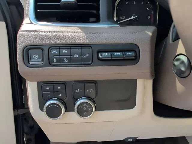Used 2021 Black GMC Denali image 18
