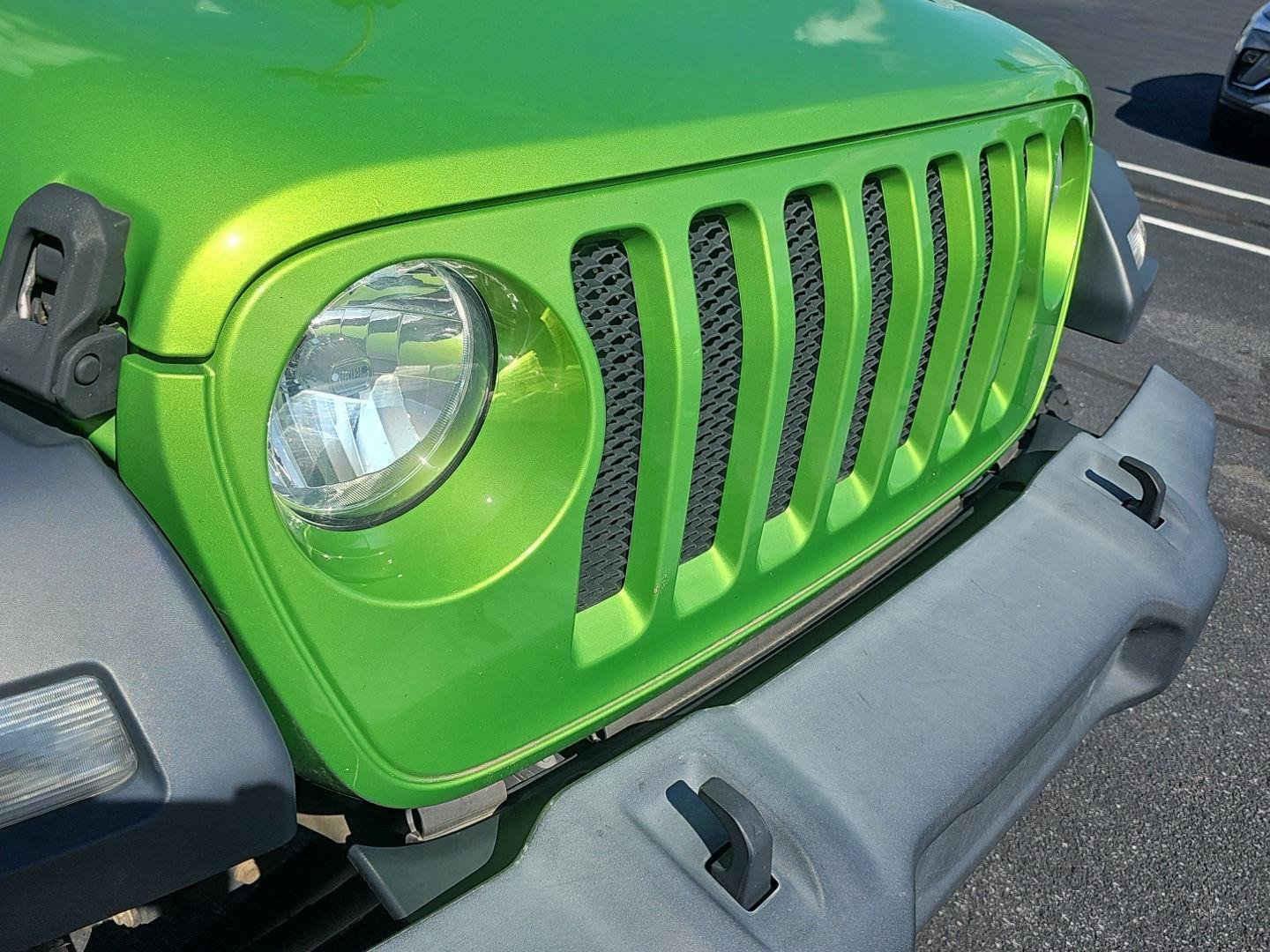 Used 2018 Mojito! Clearcoat Jeep Sport image 30