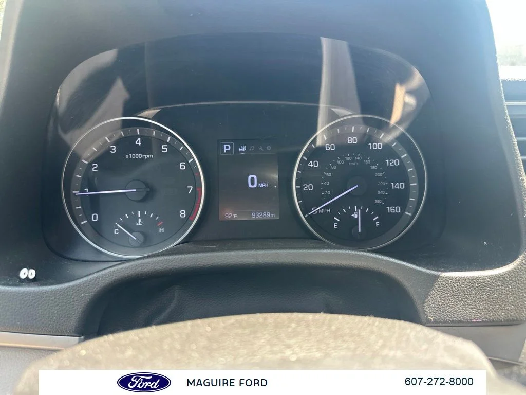 Used 2017 Red Hyundai SE image 18