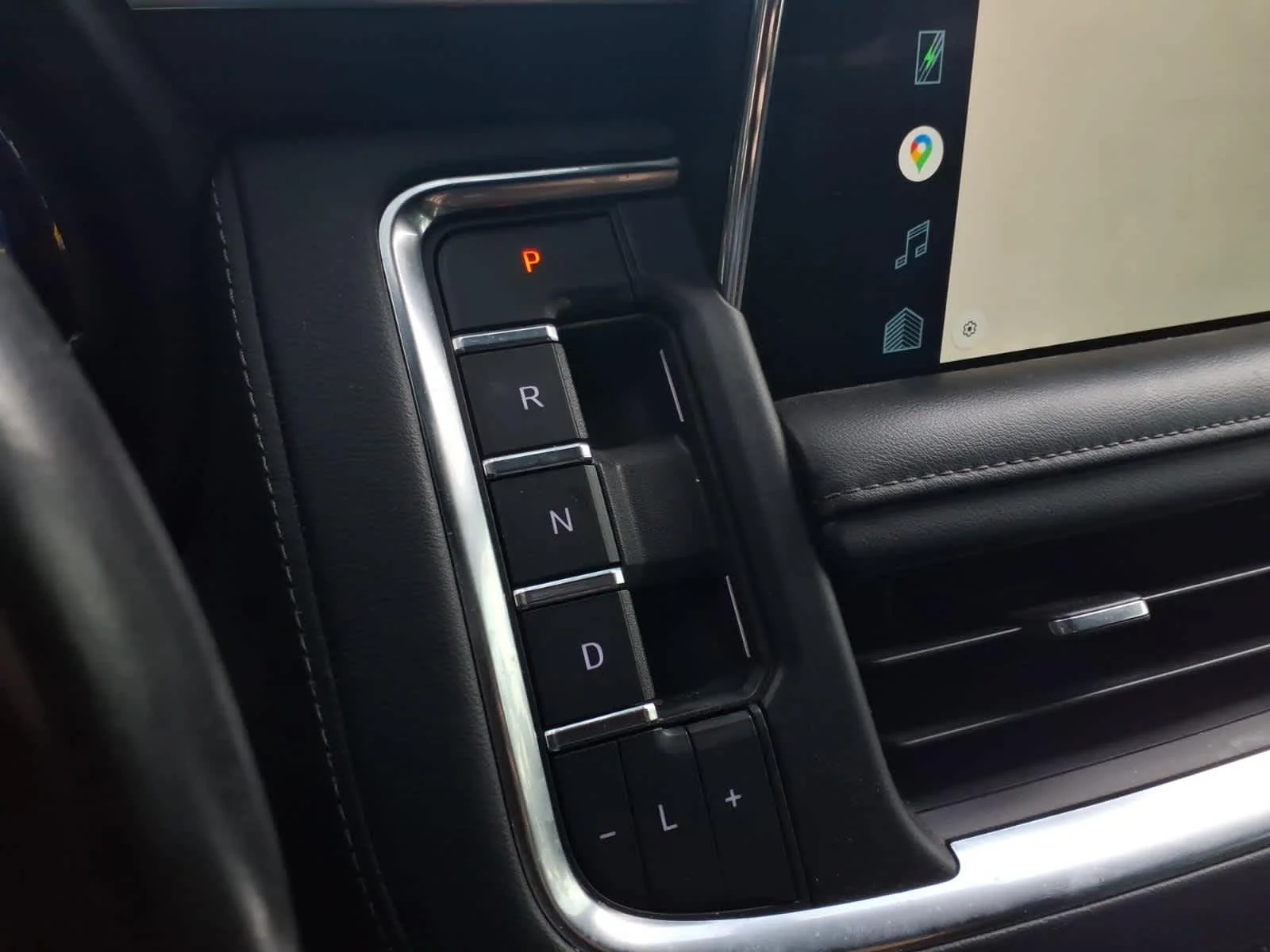 Used 2022 Summit White Chevrolet Z71 image 17