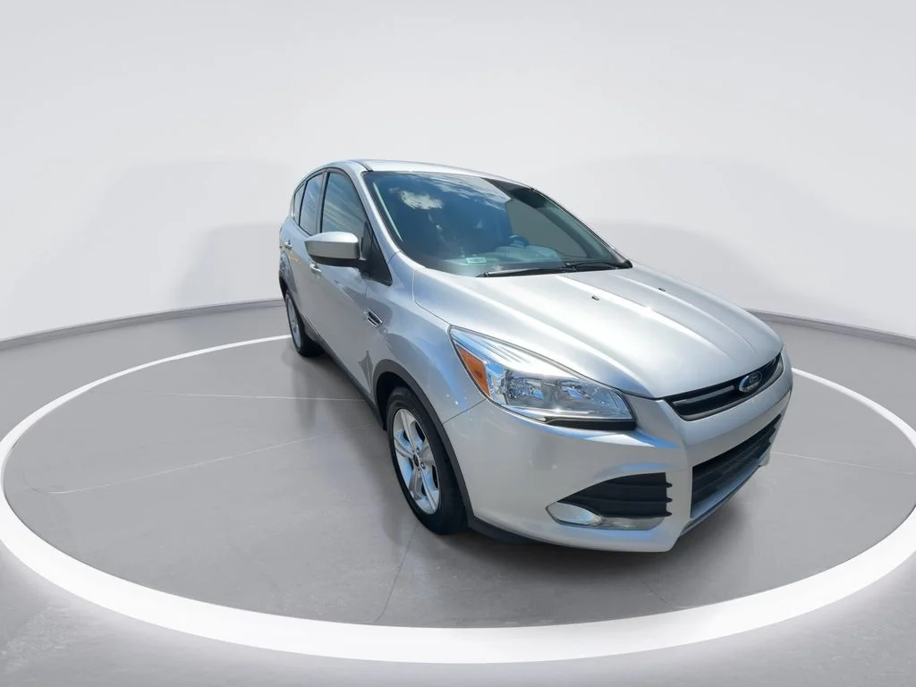 Used 2016 Silver Ford SE image 3