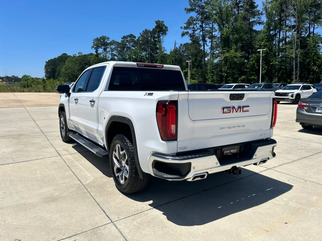New 2026 Summit White GMC SLT image 4