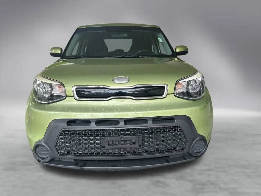 Used 2014 Green Kia Plus image 11