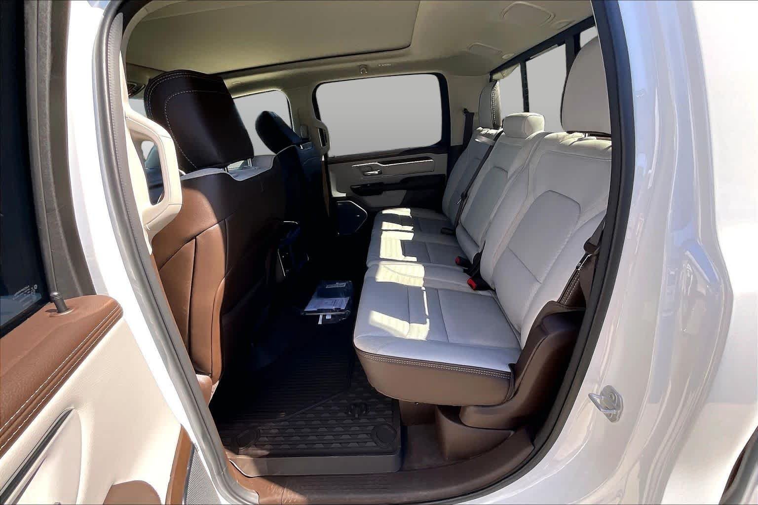 New 2027 Bright White Clear-Coat Exterior Paint RAM Laramie image 21