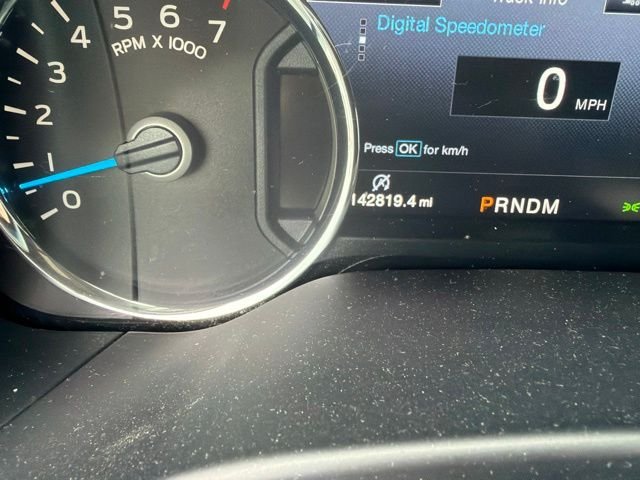 Used 2017  Ford  image 10