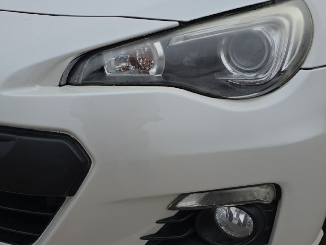 Used 2013 White Subaru Limited image 32