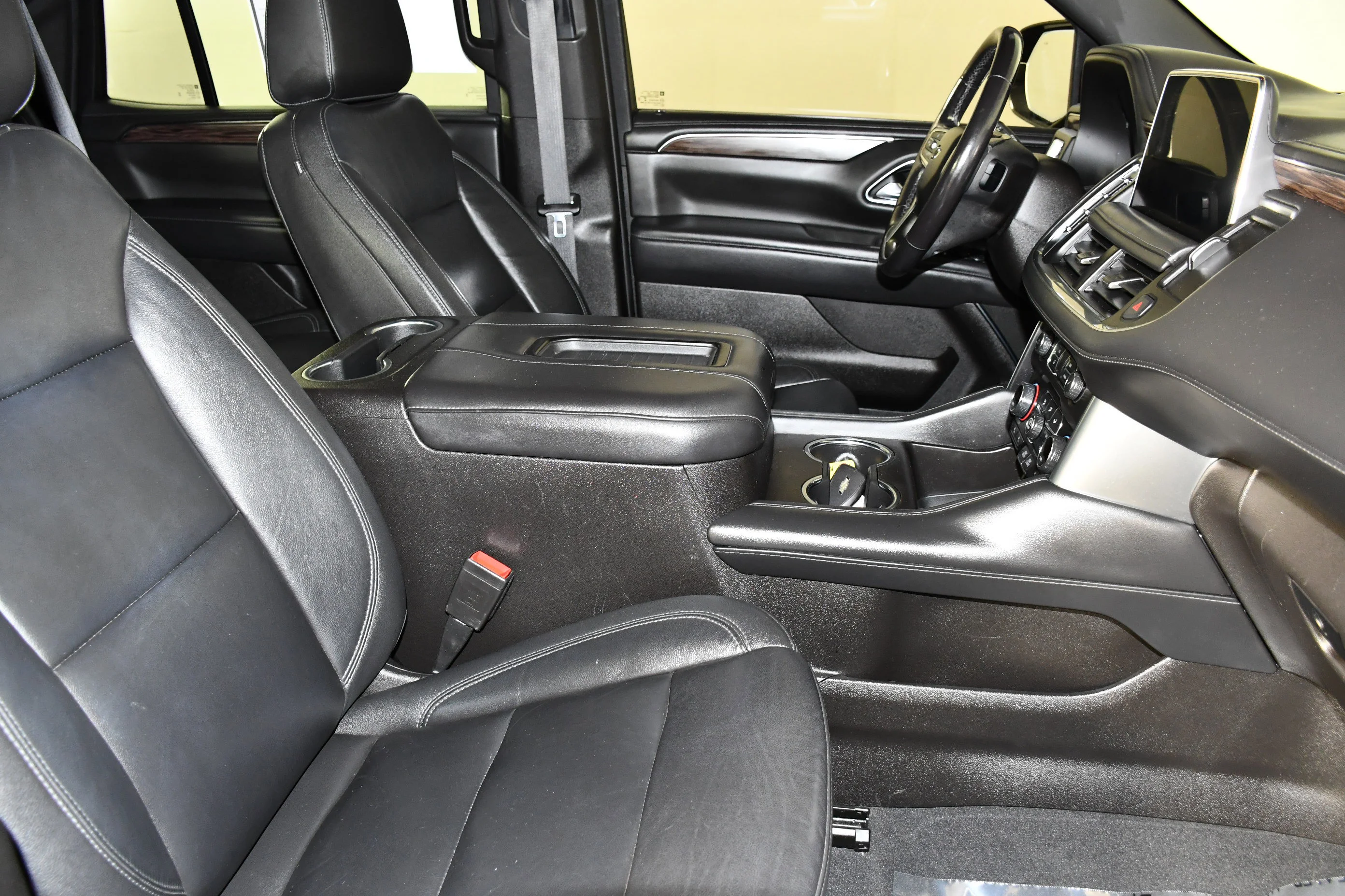 Used 2021 Black Chevrolet Z71 image 46