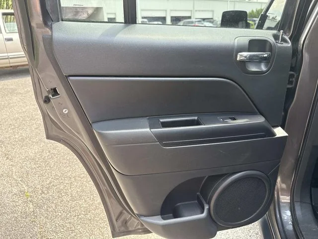 Used 2016 Gray Jeep Sport image 10