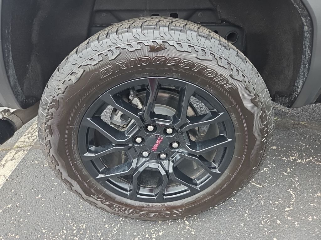 Used 2025 Black GMC Denali image 20