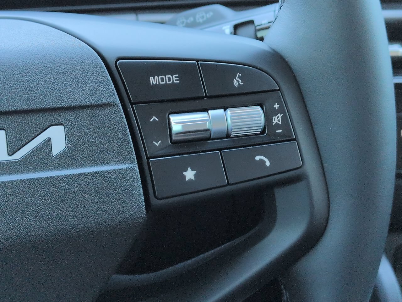 New 2026 Wolf Gray Kia EX image 40