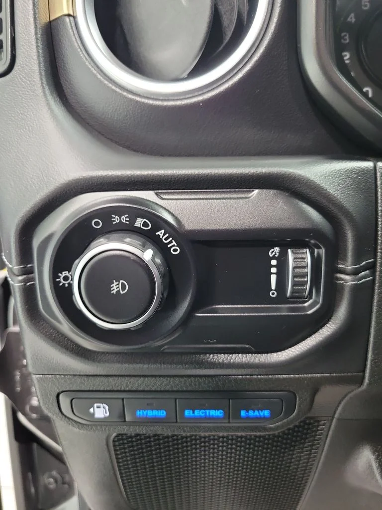 Used 2024 Gray Jeep Sahara 4xe image 34