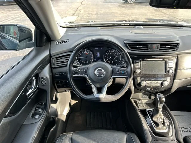 Used 2018 Magnetic Black Nissan SL image 22