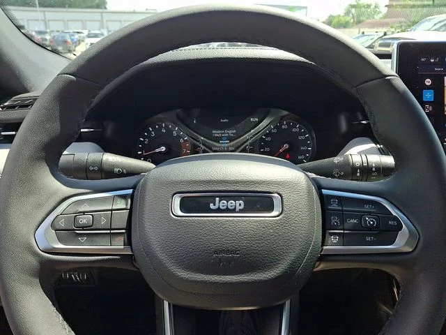 Used 2025 White Jeep Limited image 25