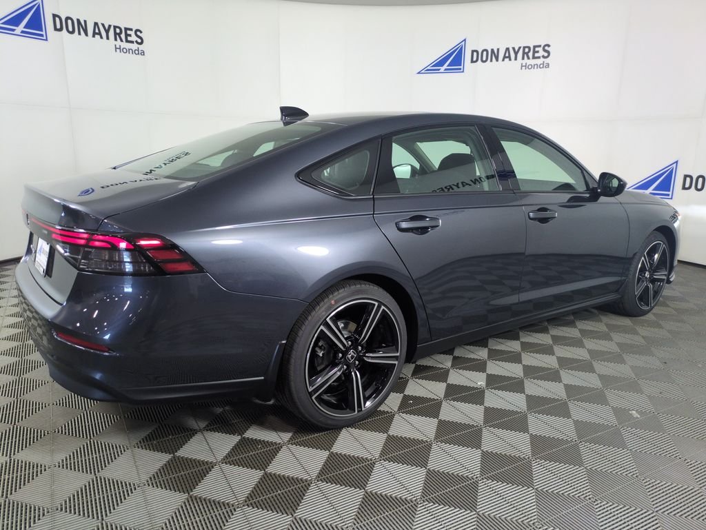 New 2026 Meteorite Gray Metallic Honda SE image 5