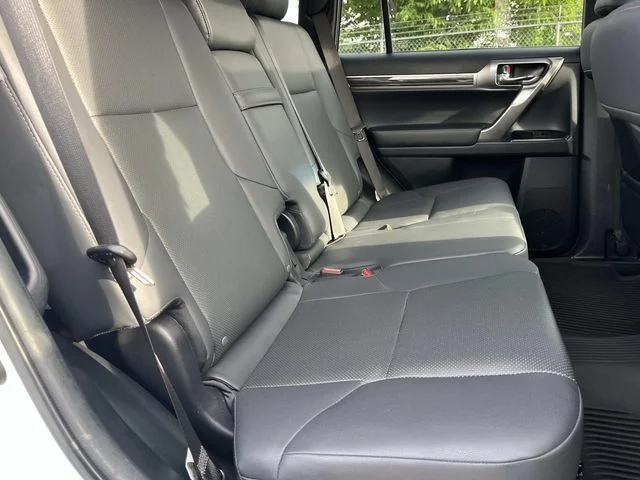 Used 2022 White Lexus 460 image 26