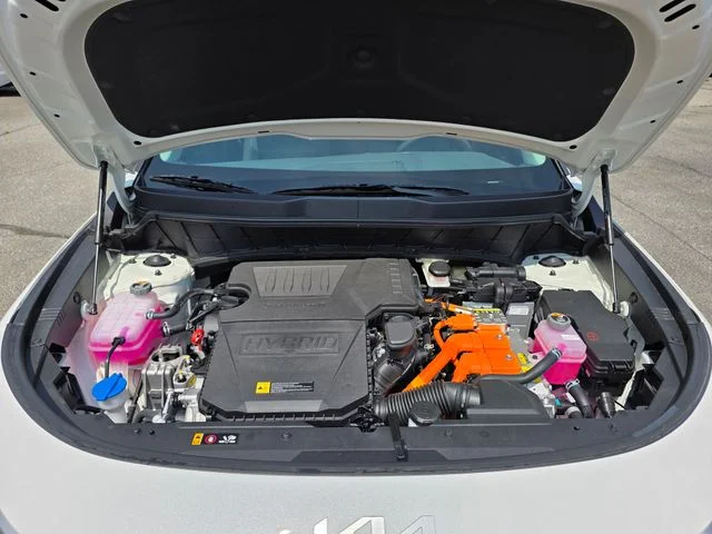 New 2026 Snow White Pearl Kia LX image 13