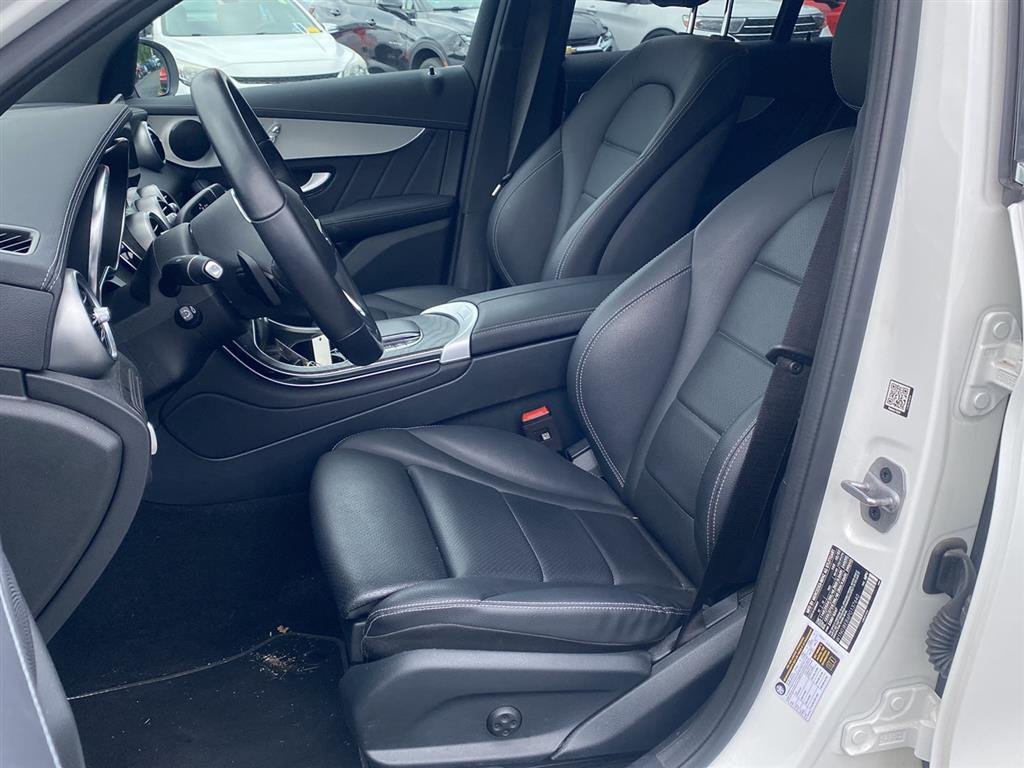 Used 2023 Polar White Mercedes-Benz GLC 300 image 2