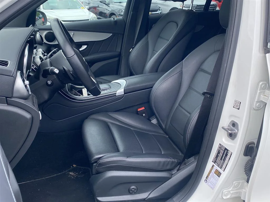 Used 2023 Polar White Mercedes-Benz GLC 300 image 2