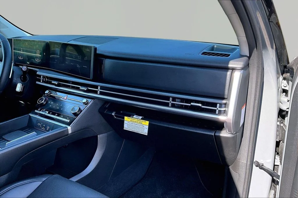 Used 2026 Hampton Gray Hyundai SEL image 17