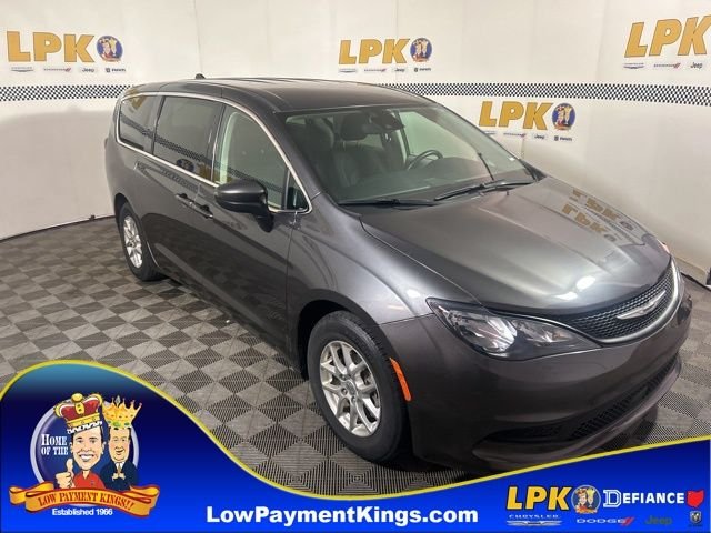2023 Chrysler Voyager LX