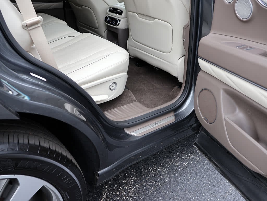 Used 2023 Himalayan Gray Genesis Advanced + image 33